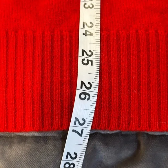 Vintage 1980s McGeorge of Dumfries 100% Cashmere Intarsia Sweater V Neck Size 46